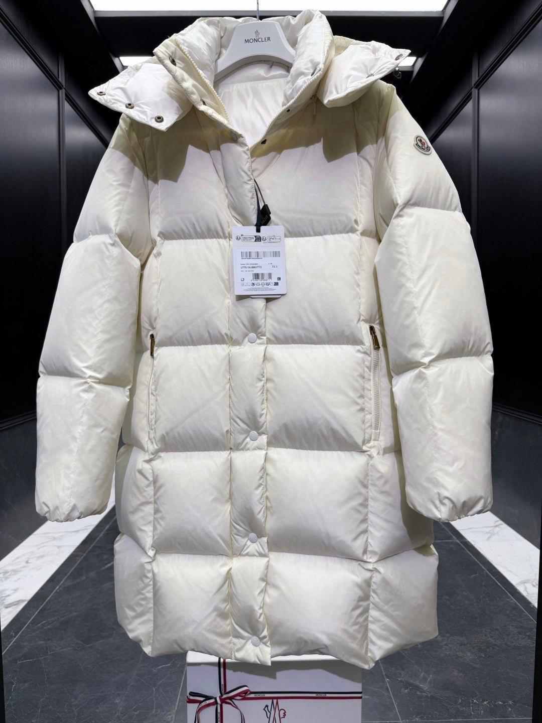Moncler Cavettaz Hooded Long Down Jacket