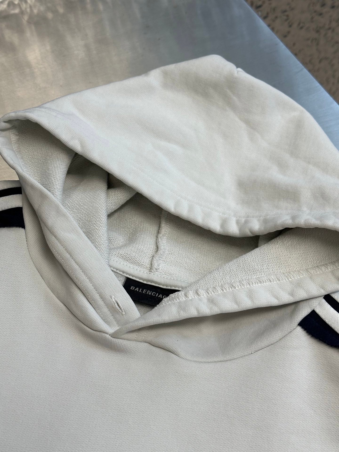 BB Men's Unity Sports Icon Large Hoodie in Dirty White/black