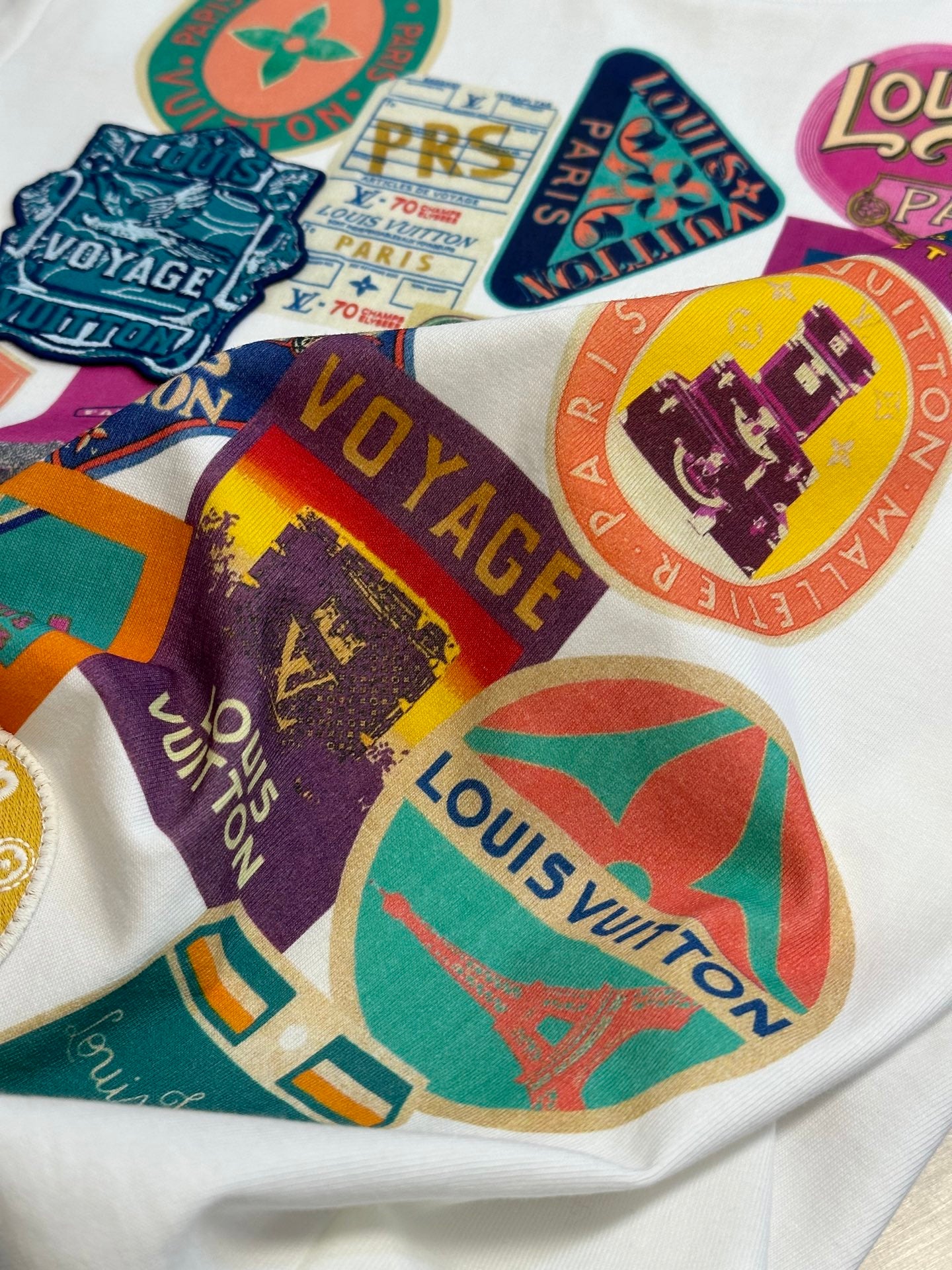 LV Travel Patch Print T-Shirt 1AHISO