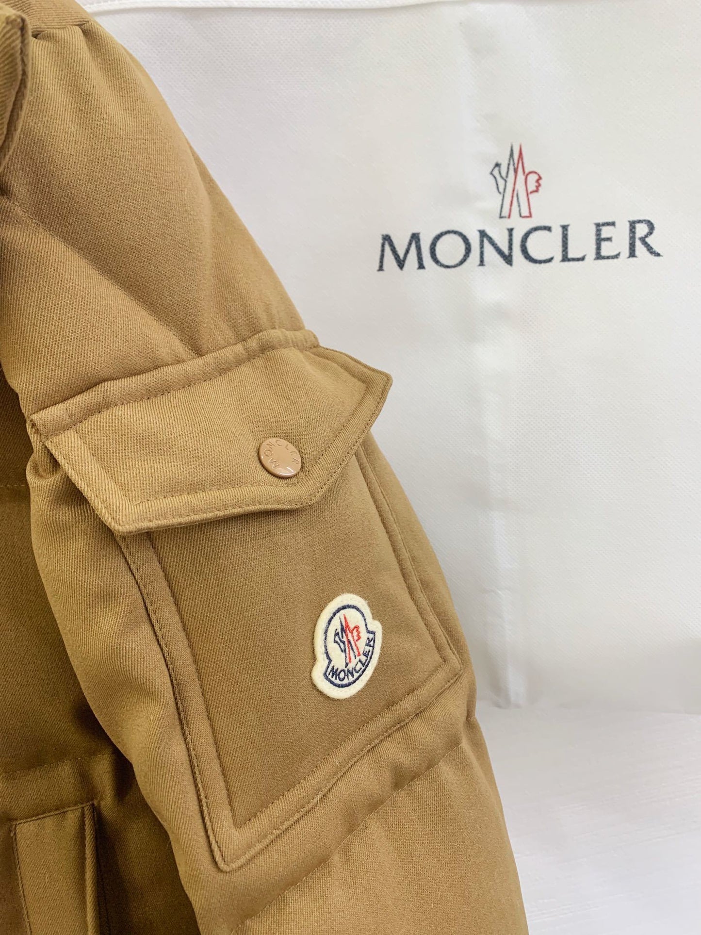 Moncler Vezere puffer jacket