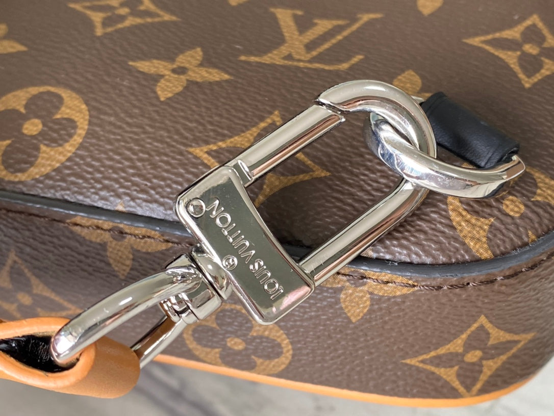 LV Avenue Slingbag M46327