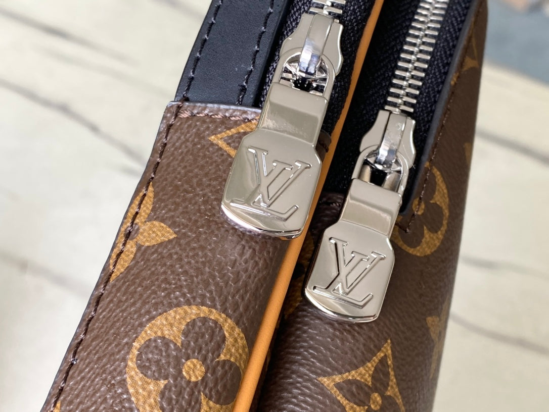 LV Avenue Slingbag M46327