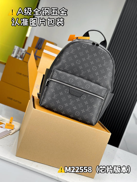 Louis Vuitton Discovery Backpack PM M22558