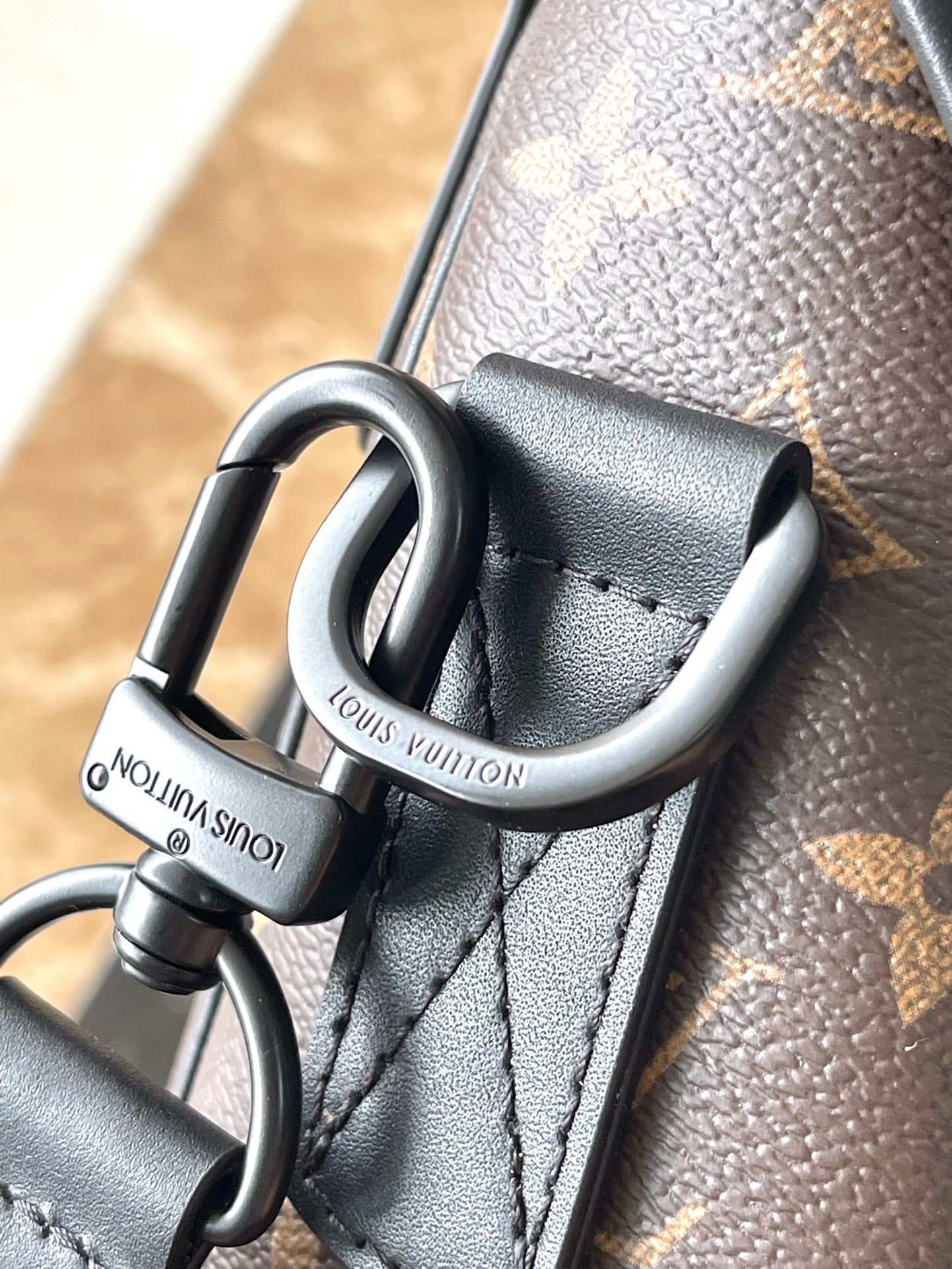 Louis Vuitton Trail Messenger M46972