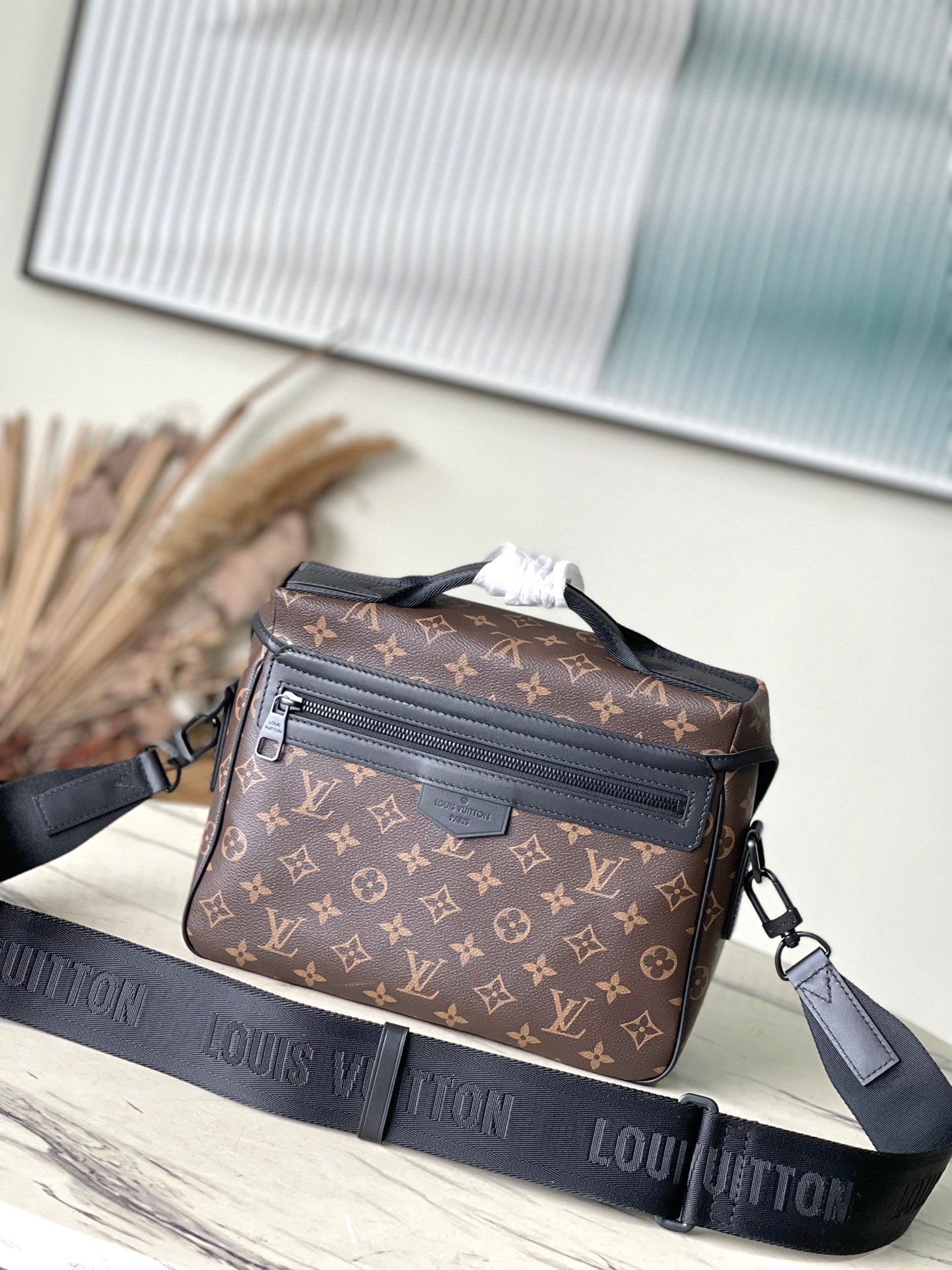 Louis Vuitton Trail Messenger M46972