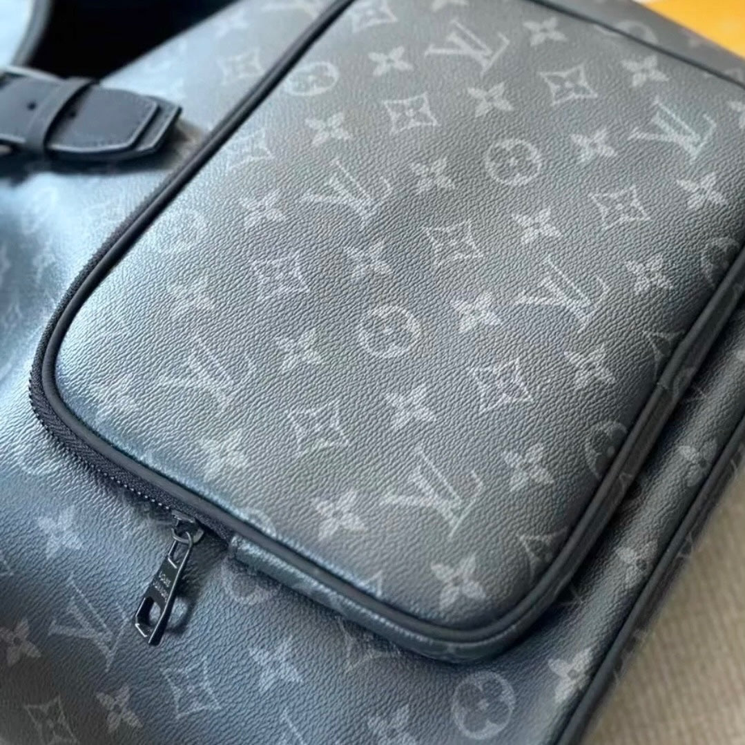 Louis Vuitton Montsouris Backpack M46683