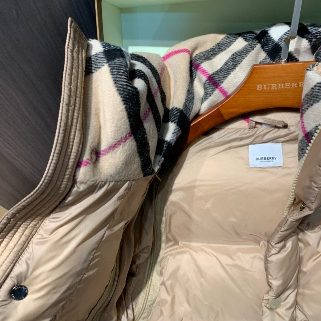 Burberry Detachable Sleeve Puffer Jacket