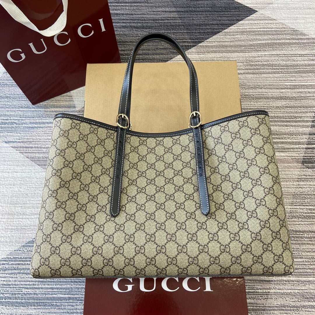 GG Emblem large tote bag