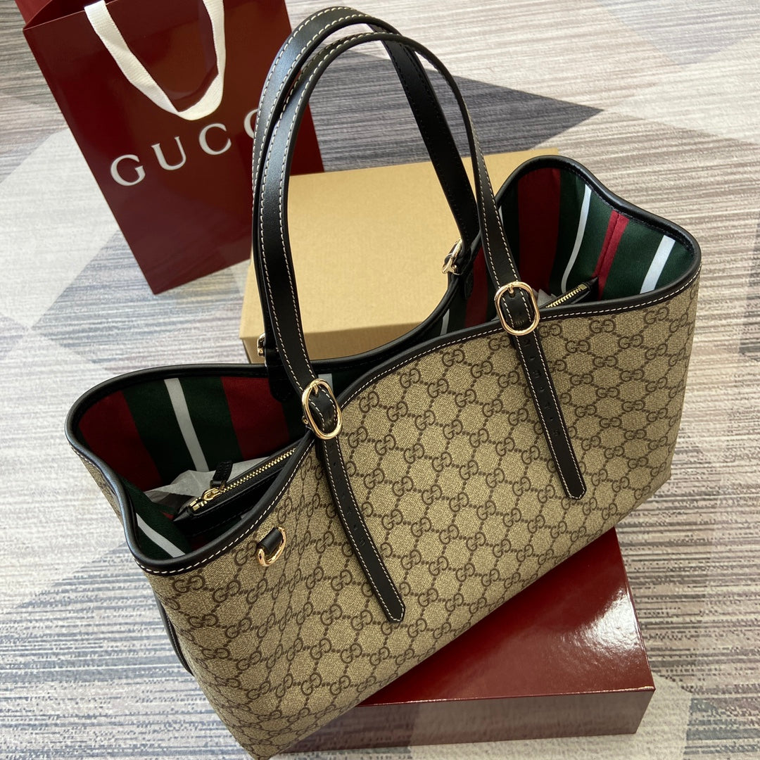 GG Emblem large tote bag