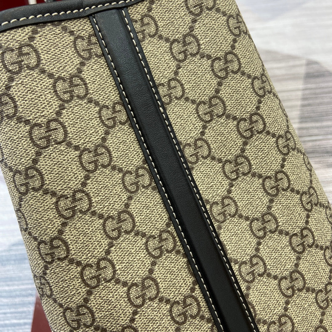 GG Emblem large tote bag