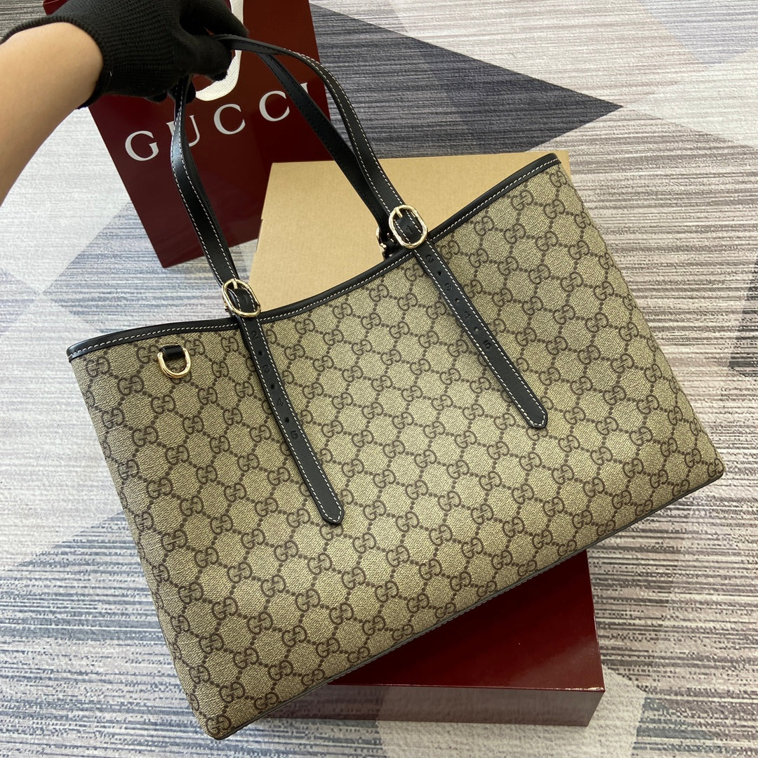 GG Emblem large tote bag