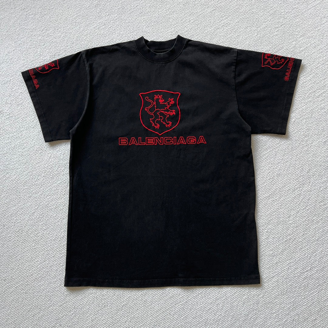 BB Men's Lion Club T-shirt Oversized in Black/red