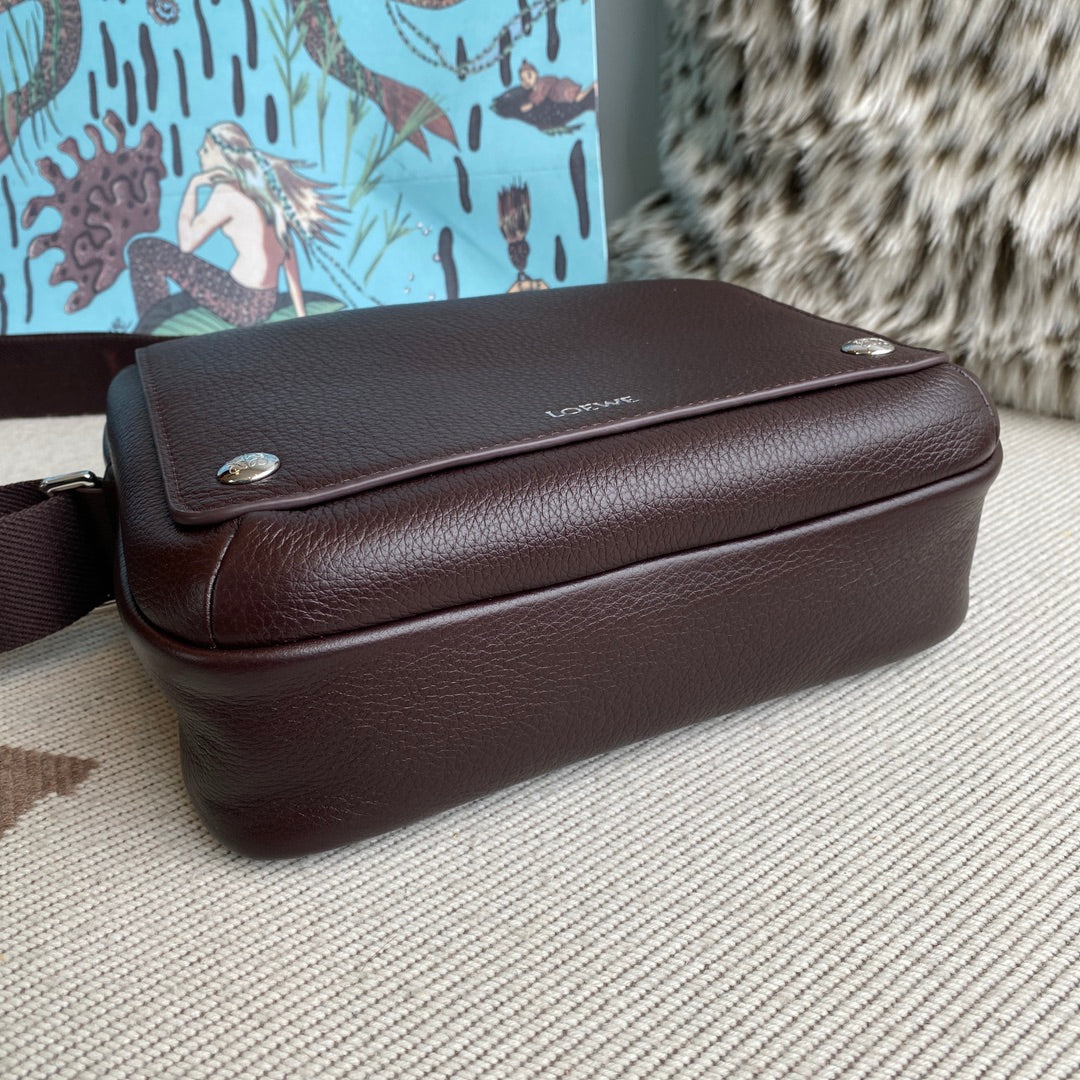 LOEWE Medium Pebble messenger bag