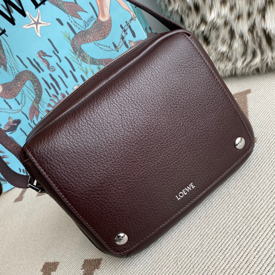 LOEWE Medium Pebble messenger bag