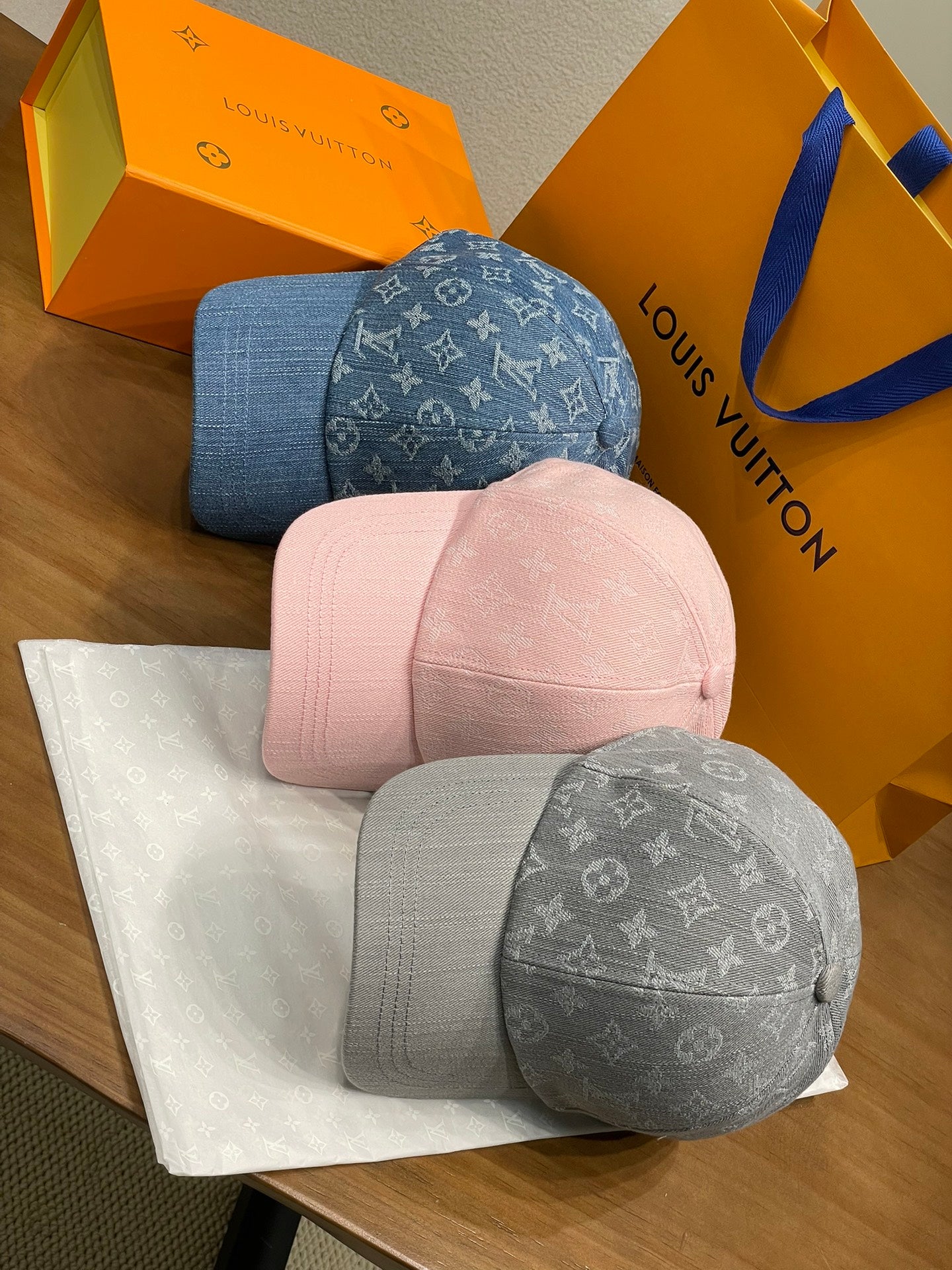 LV Denim cap M7942M