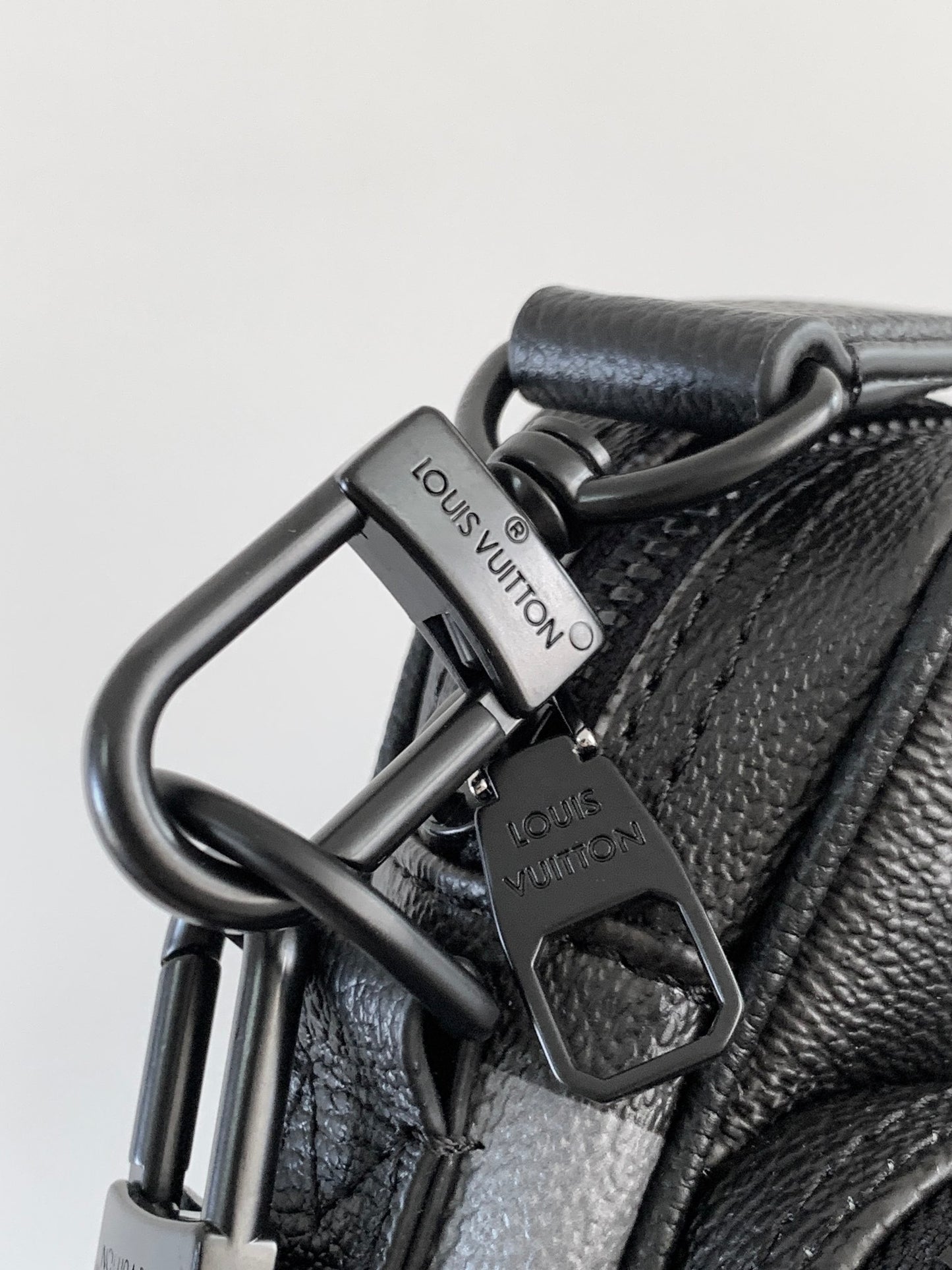 LV Nil Messenger M14988