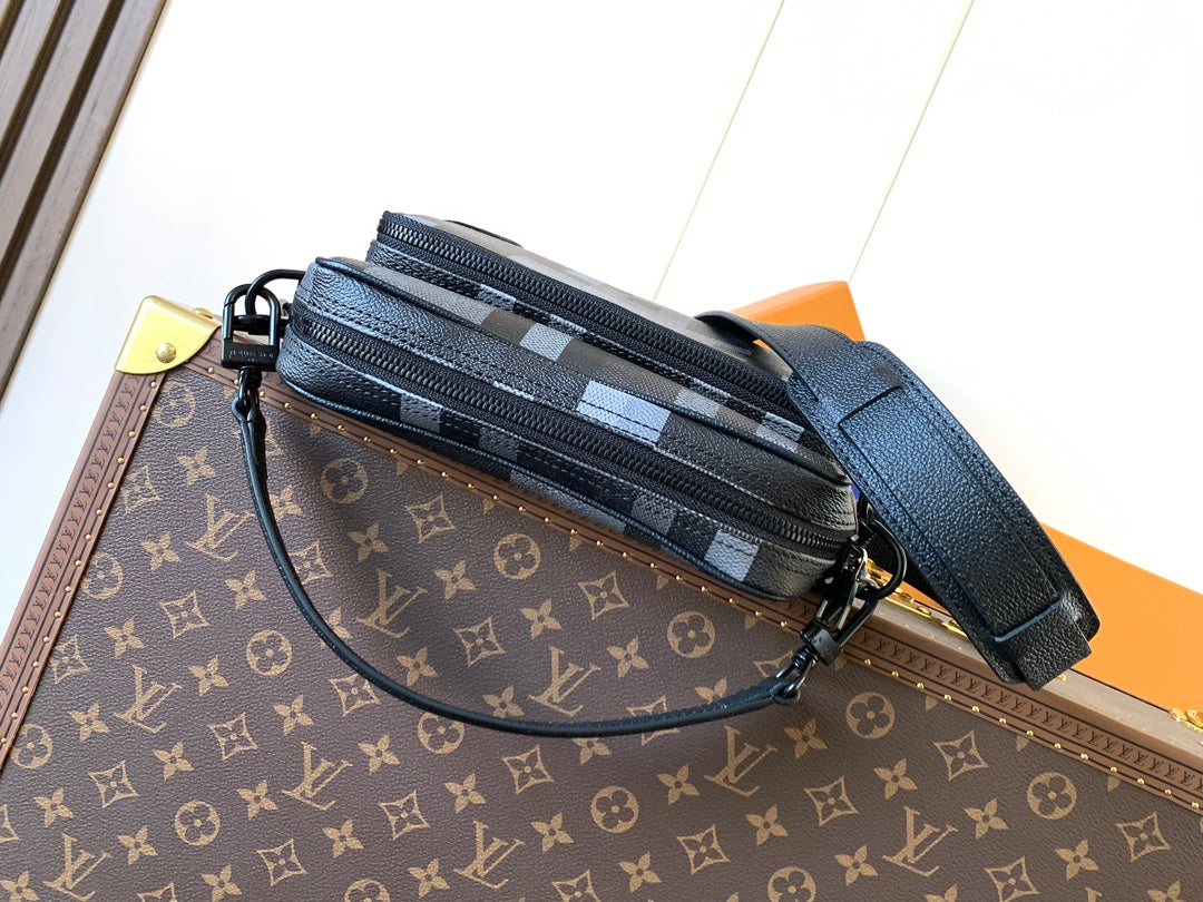 LV Nil Messenger M14988