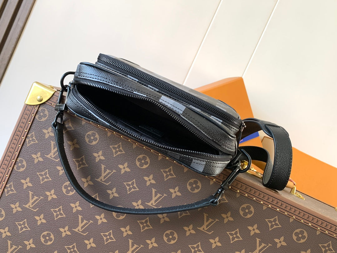 LV Nil Messenger M14988