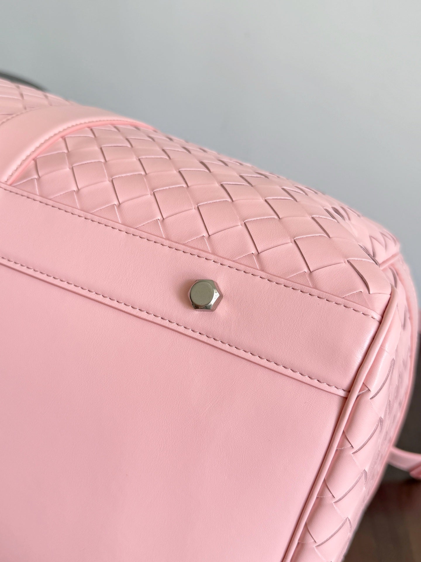 Bottega Veneta Intrecciato Cabin Duffle pink leather