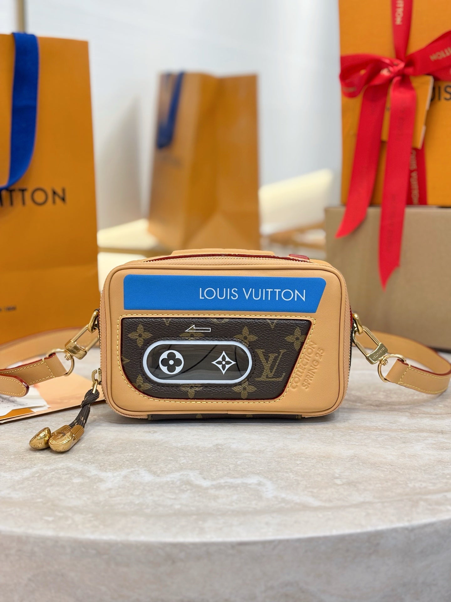 LV Baladeur Wearable Wallet M14062