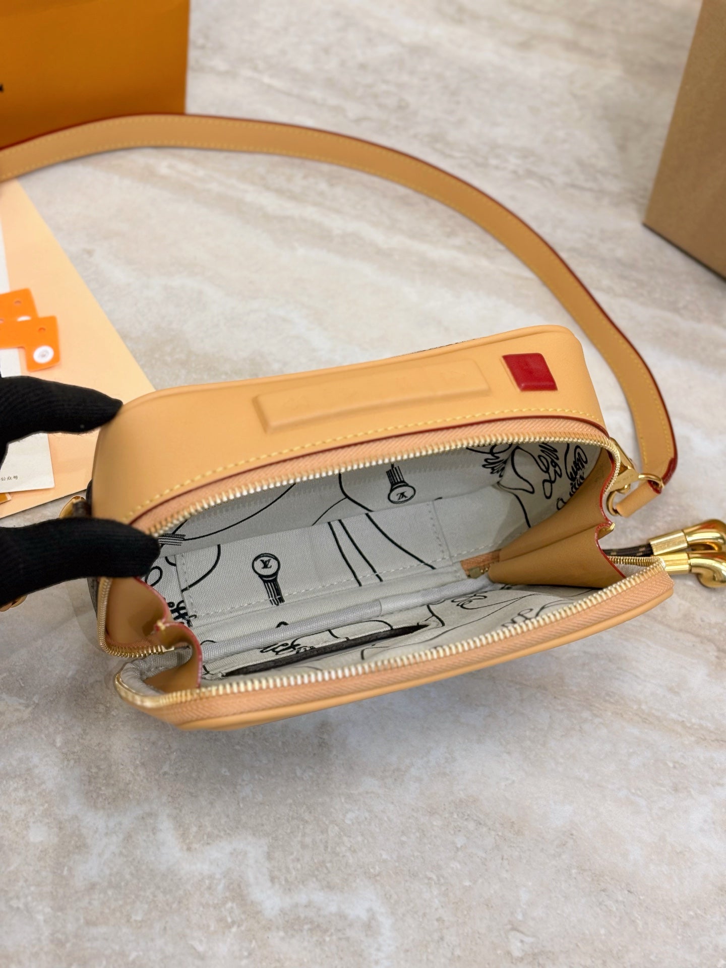 LV Baladeur Wearable Wallet M14062