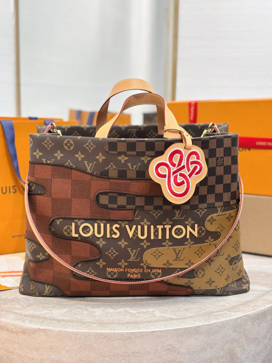 LV Shopper Tote MM M15274