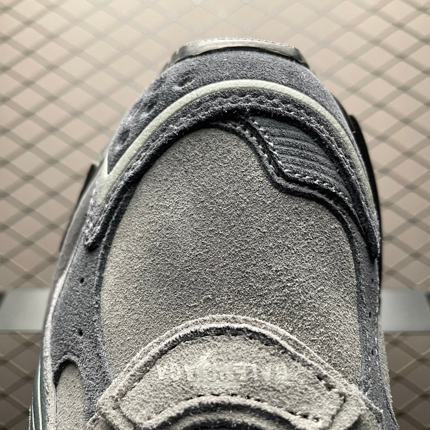 BB Suede runner sneakers