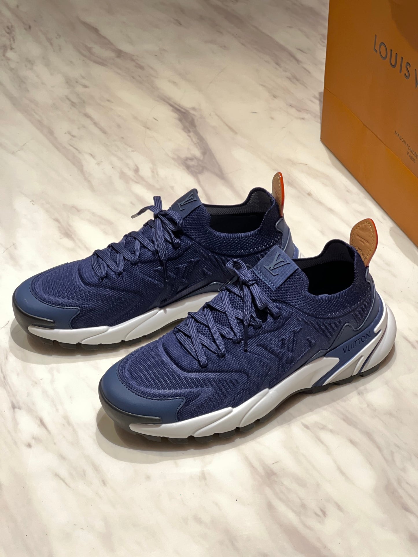 LV Runner Tatic Sneaker 1AILJY