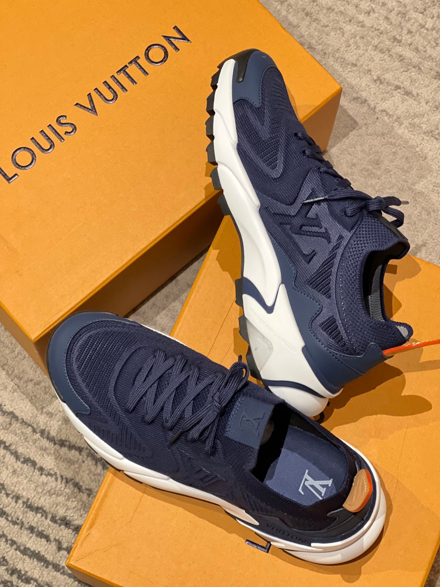 LV Runner Tatic Sneaker 1AILJY