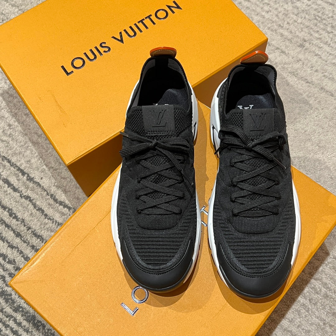 LV Runner Tatic Sneaker 1AILIU