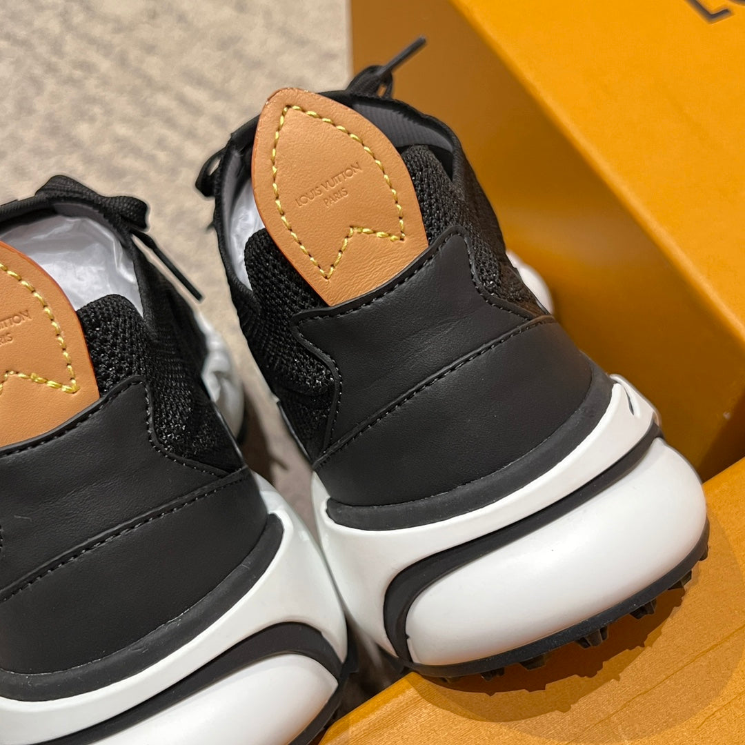 LV Runner Tatic Sneaker 1AILIU