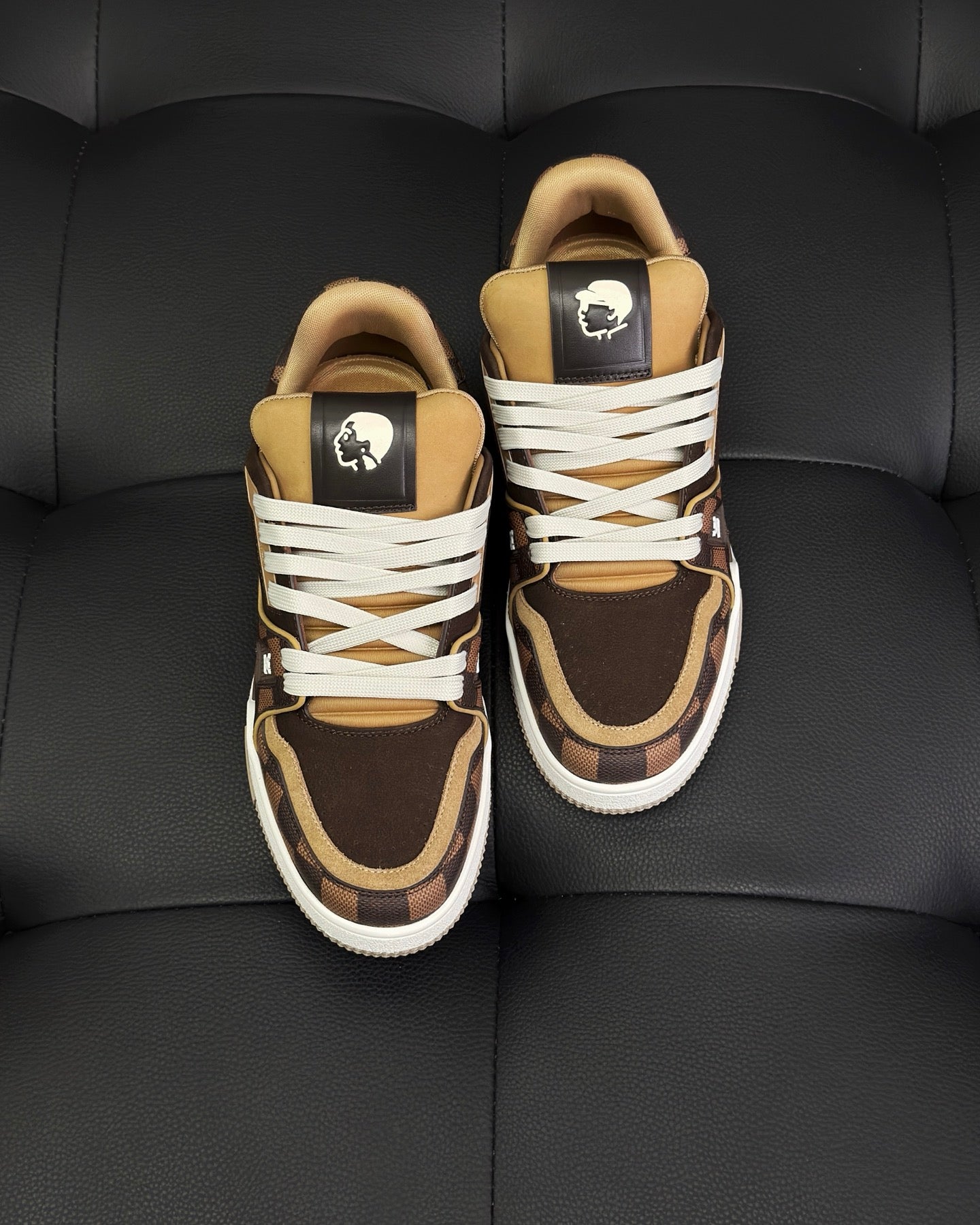 LV Trainer Sneaker 1AIN12