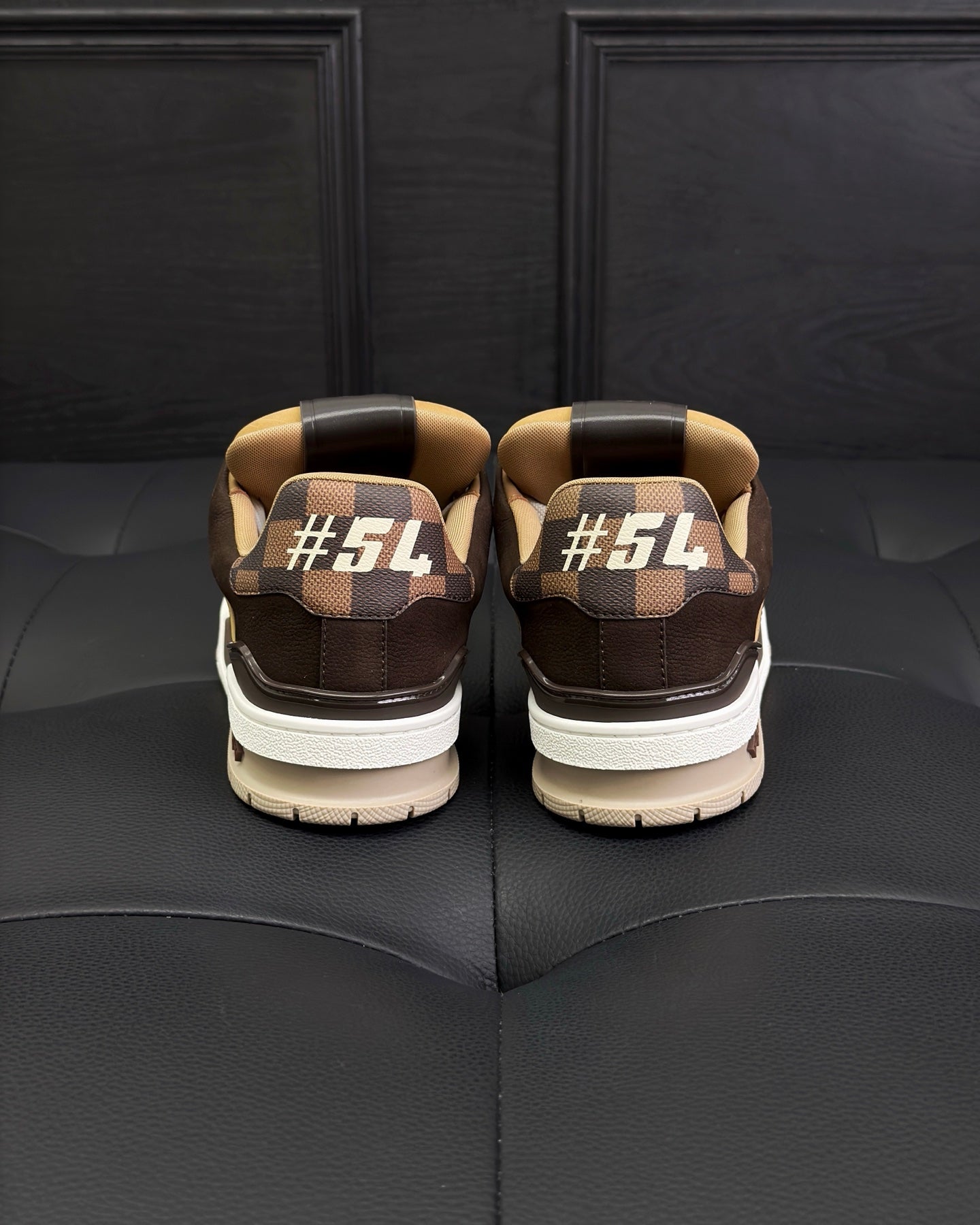 LV Trainer Sneaker 1AIN12