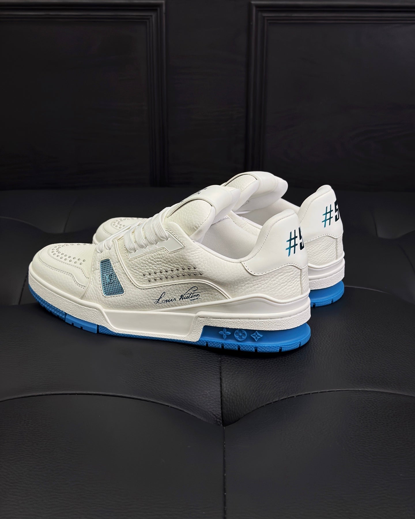 LV Trainer sneakers 1AHTI0