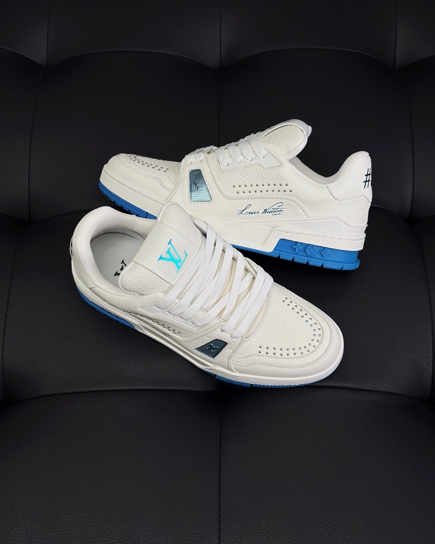 LV Trainer sneakers 1AHTI0