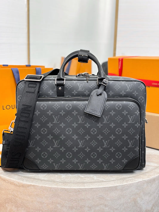 LV Weekender Bag M11512