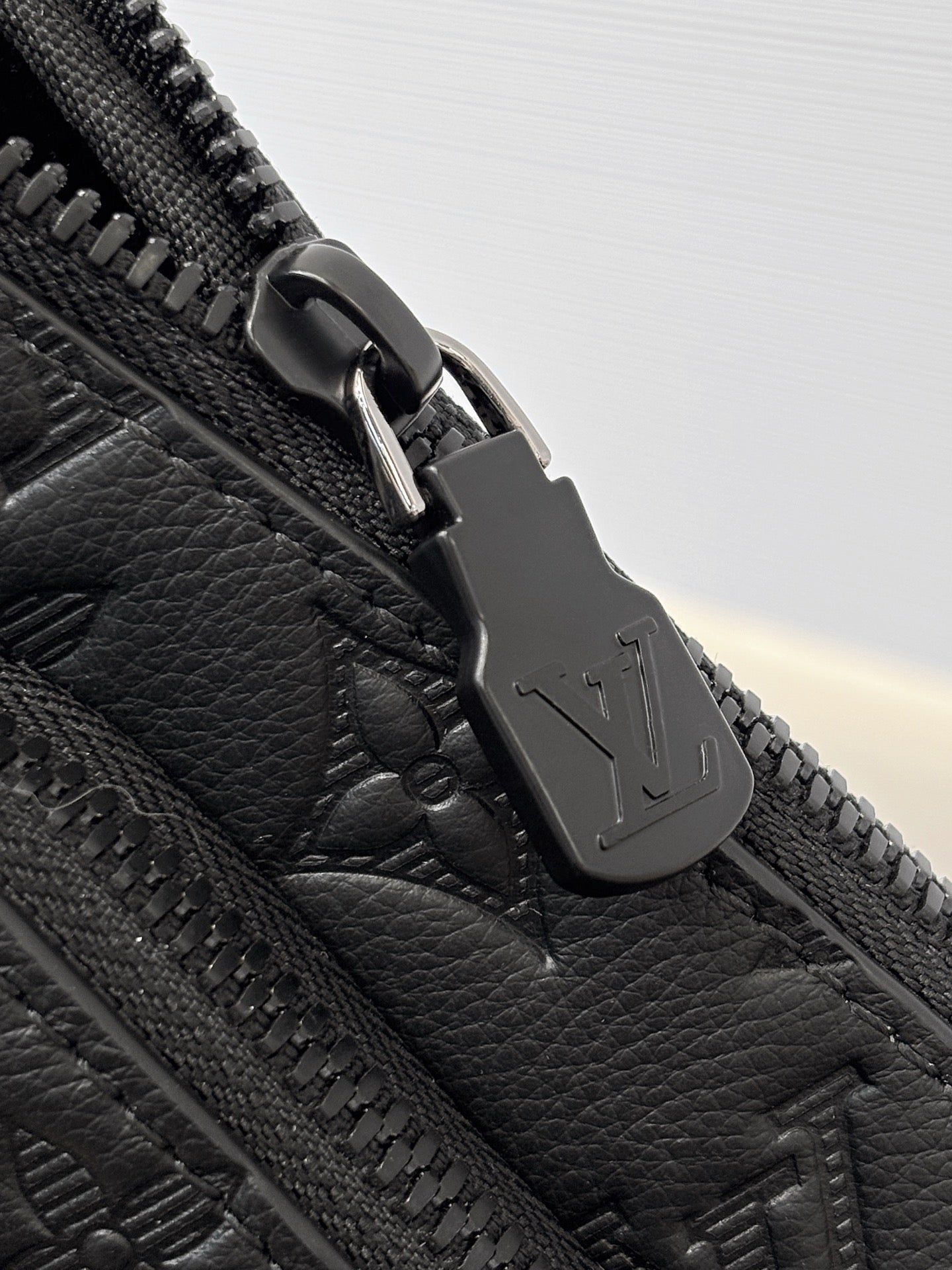 LV Duo Slingbag M26730