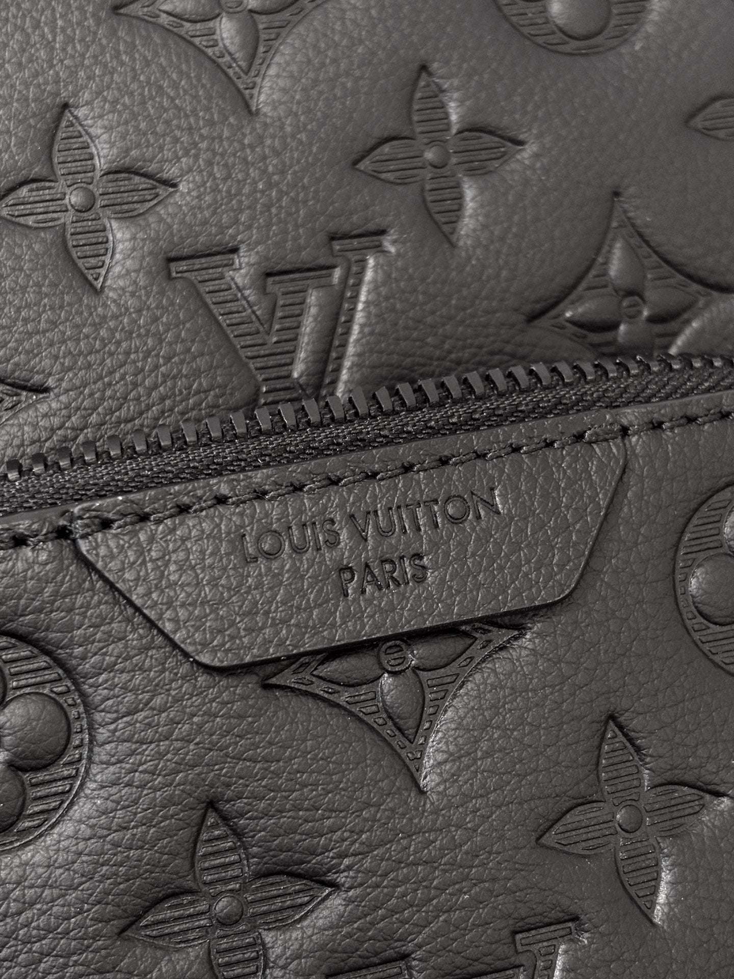 LV Duo Slingbag M26730