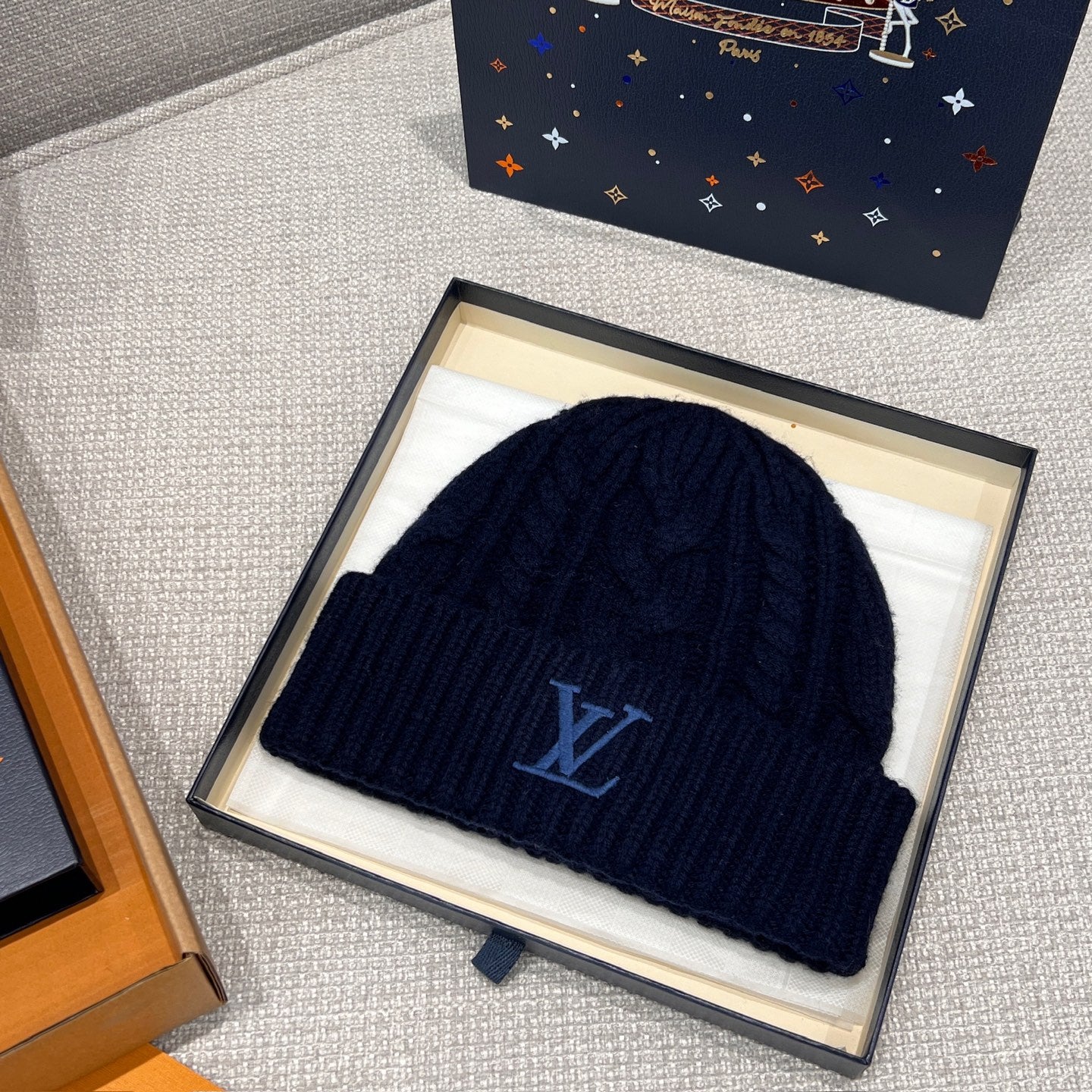 LV Only LV Mini Cable Beanie M5215A