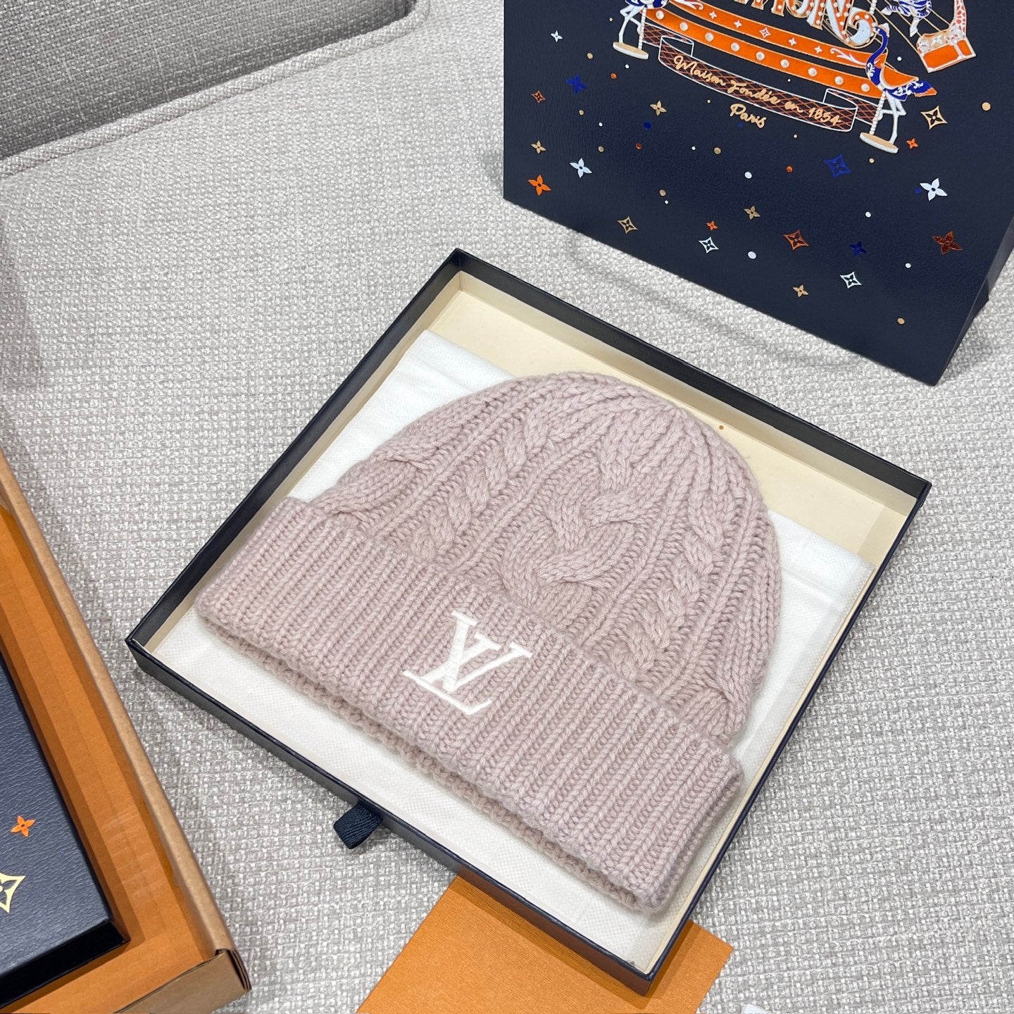 LV Only LV Mini Cable Beanie M5215A