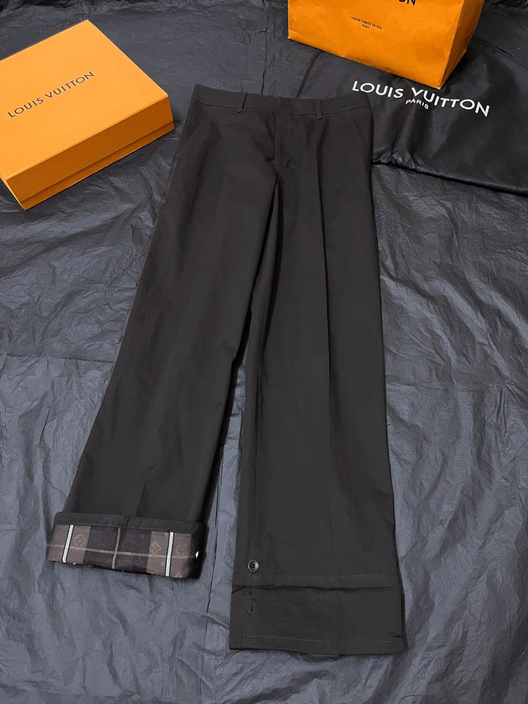 LV Cropped Chino Pants 1AIK19