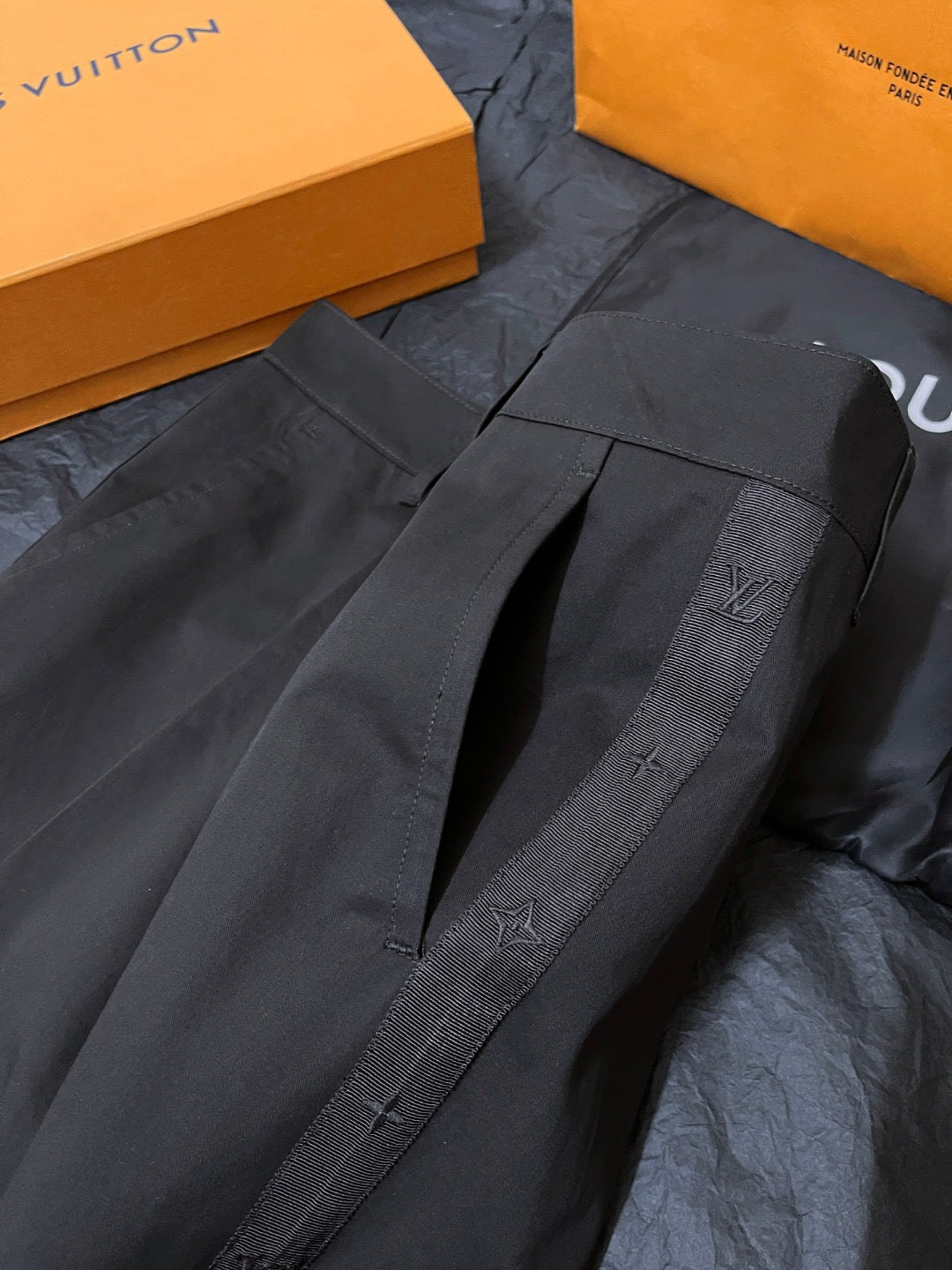 LV Cropped Chino Pants 1AIK19