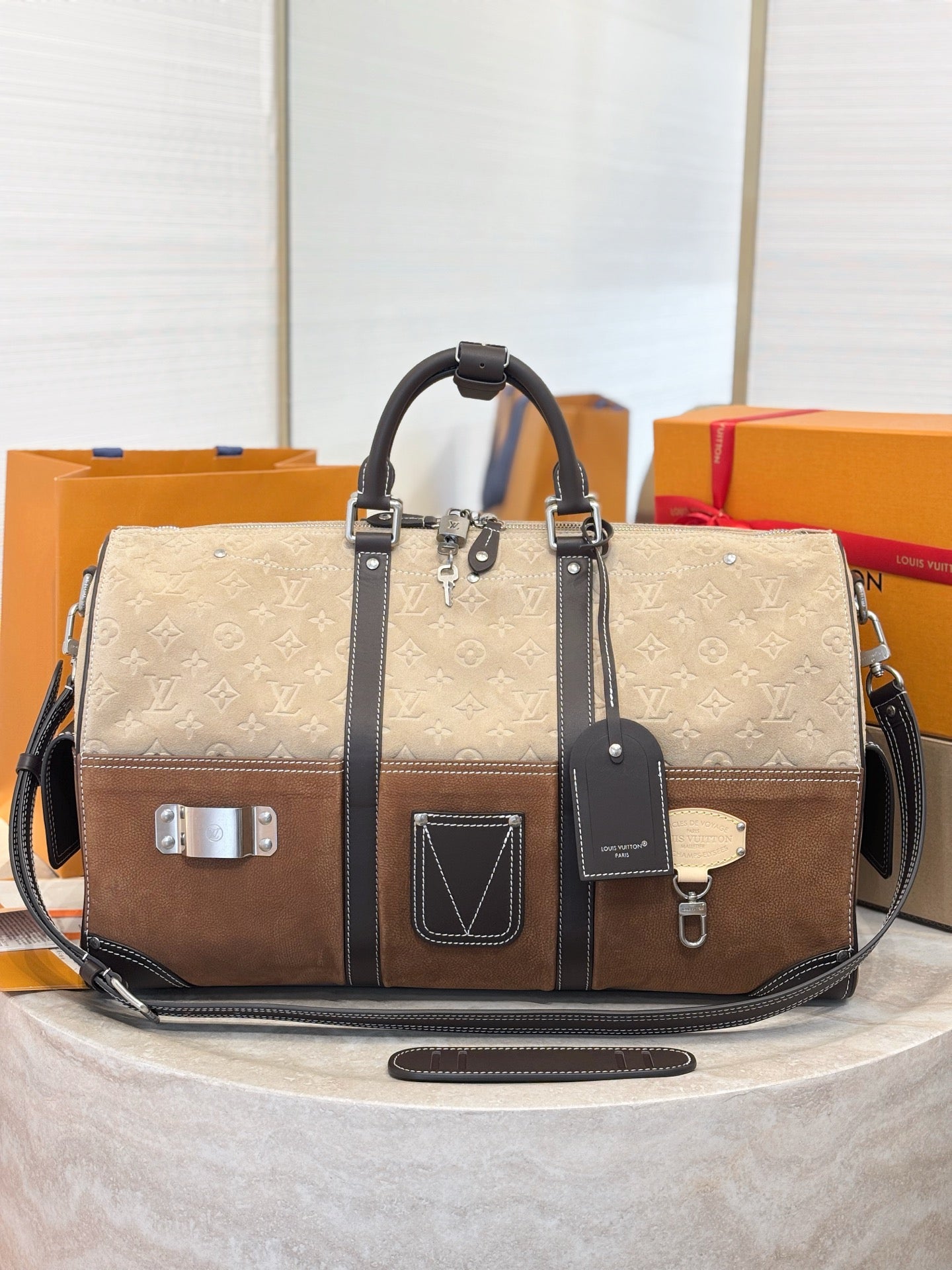 LV Keepall Bandoulière 50 M26127