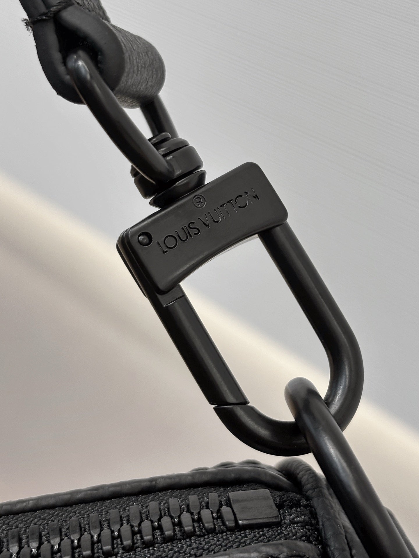 LV Keepall Bandouliere 45 M28403