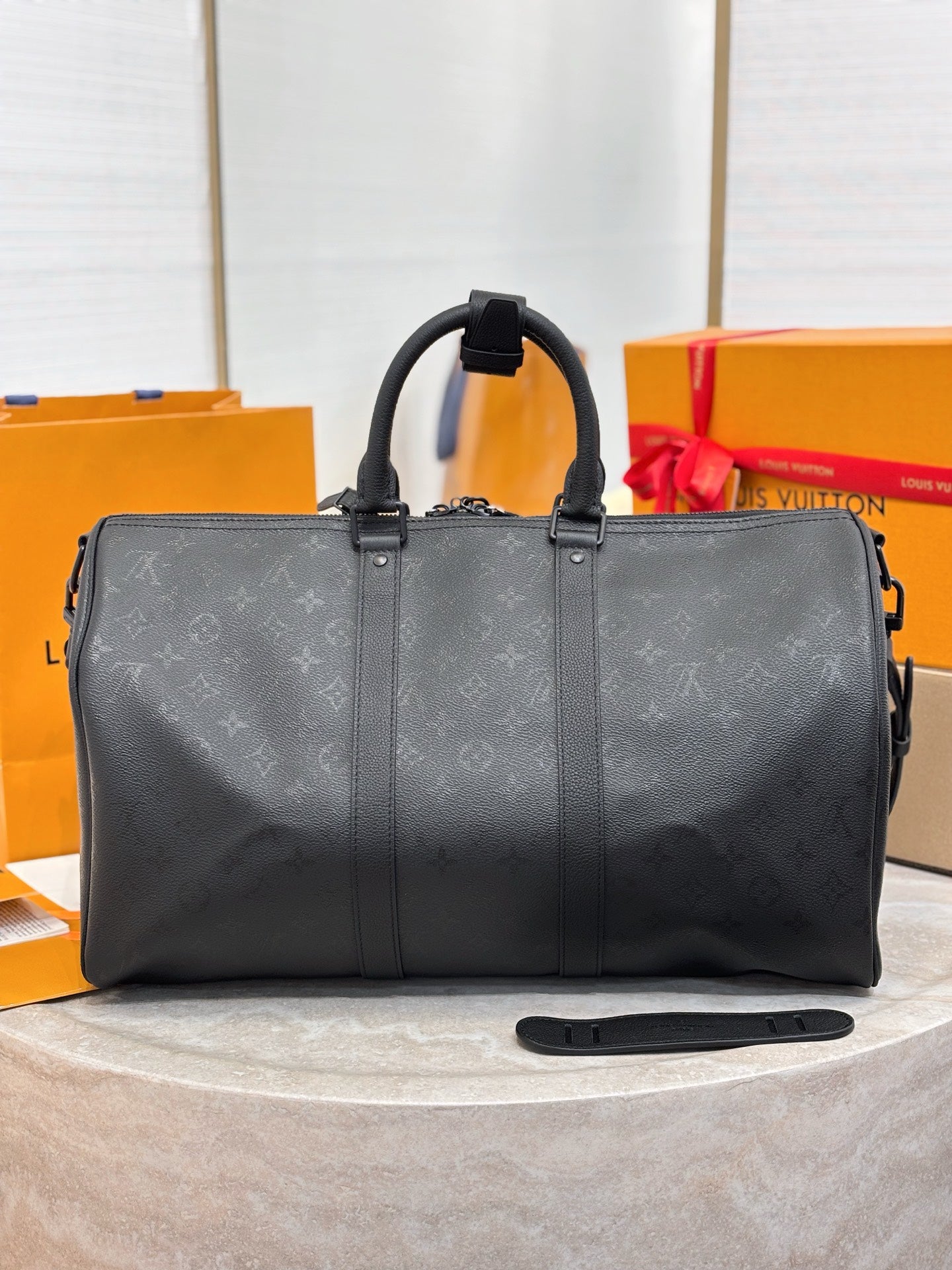 LV Keepall Bandouliere 45 M28403