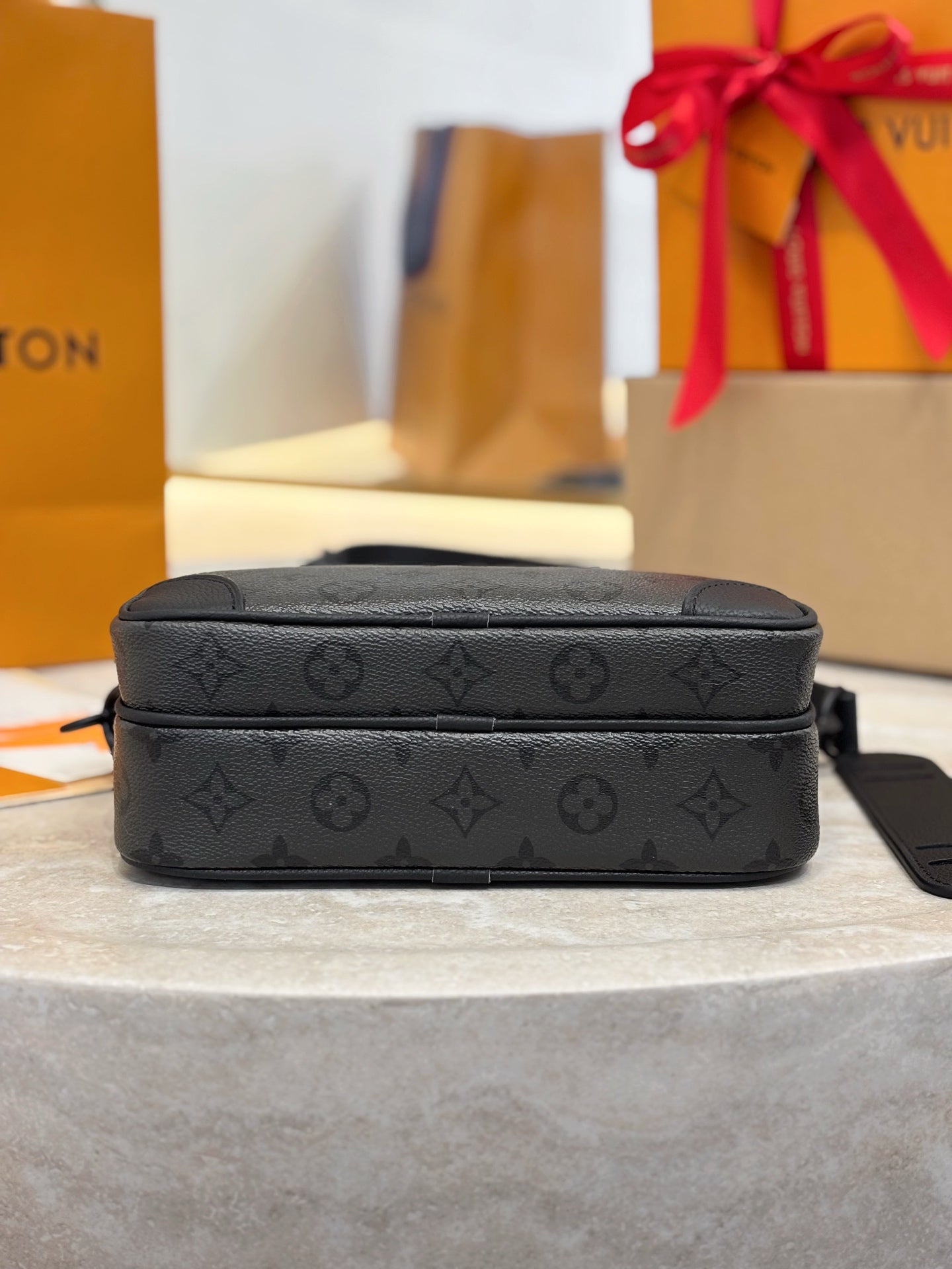 LV Nil cross-body bag M26783