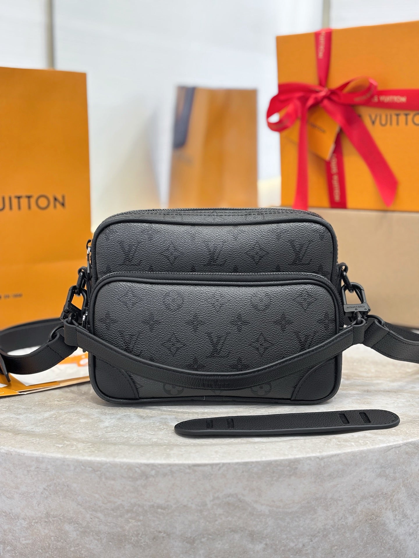 LV Nil cross-body bag M26783