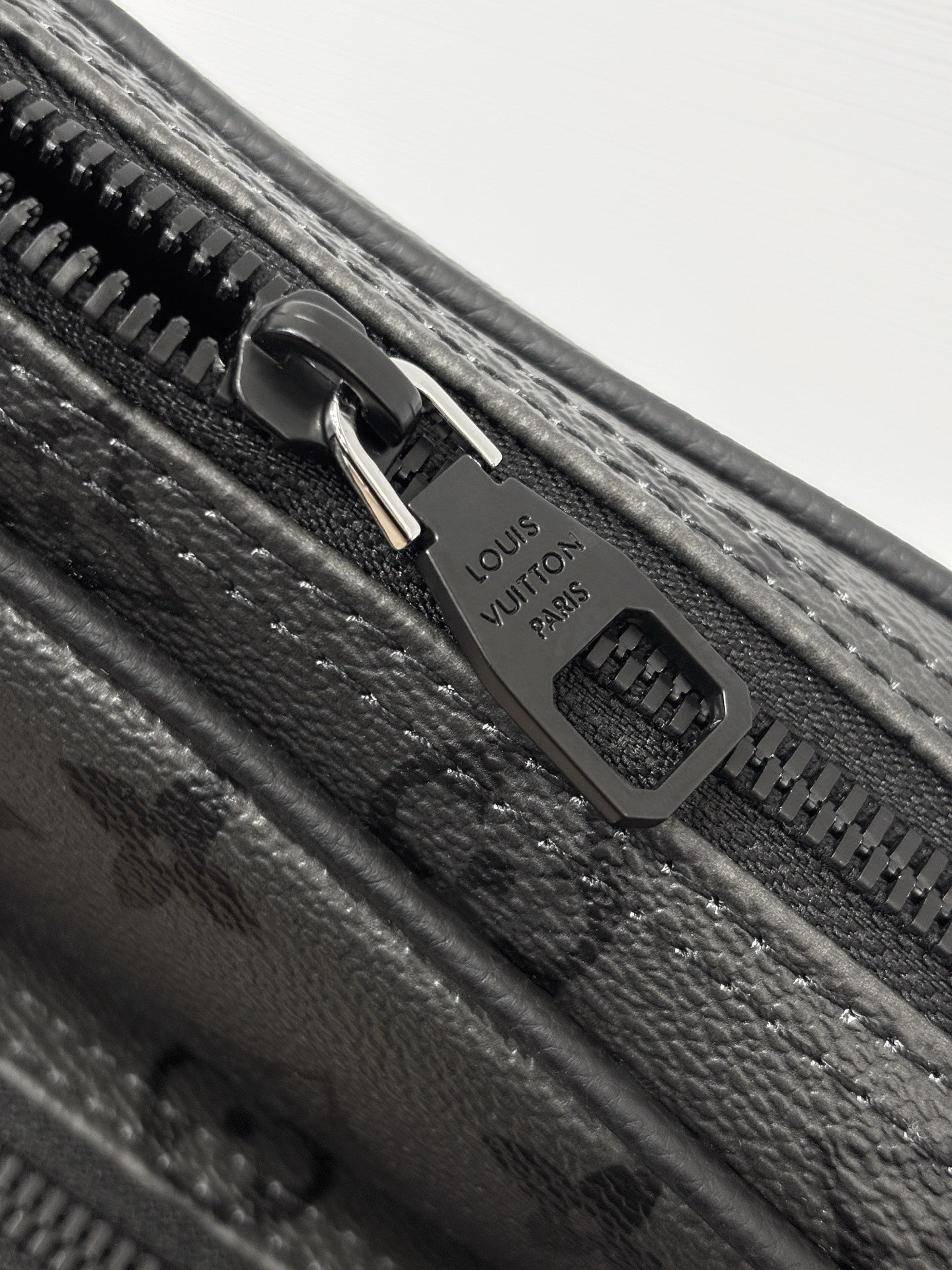 LV Nil cross-body bag M26783