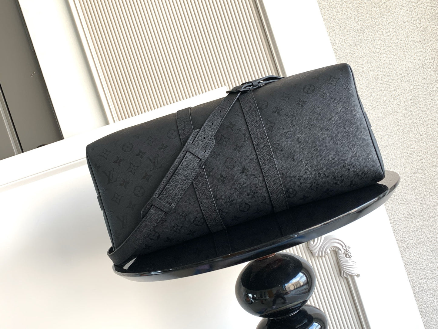LV Keepall Bandouliere 45 M28403