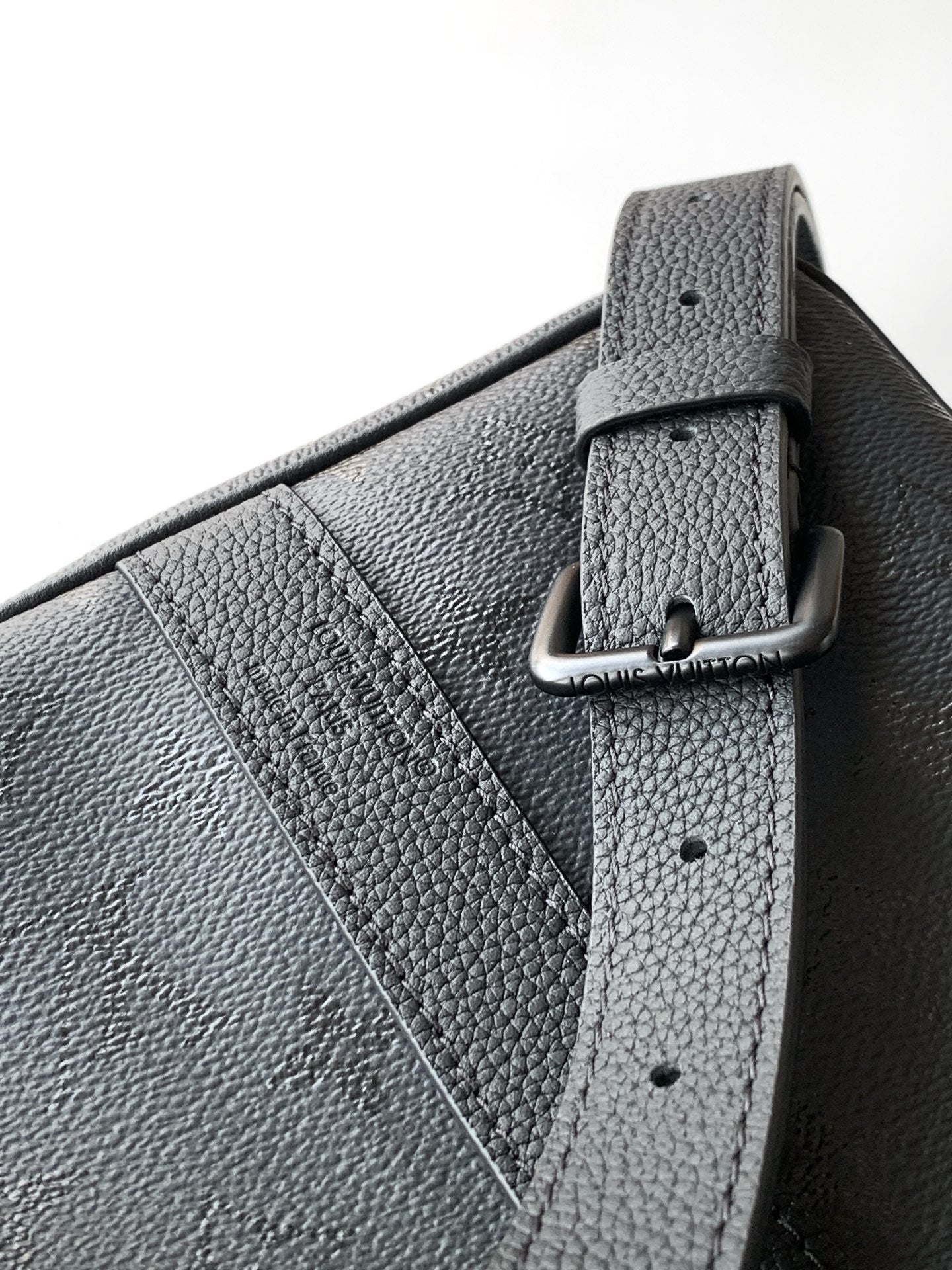 LV Keepall Bandouliere 45 M28403